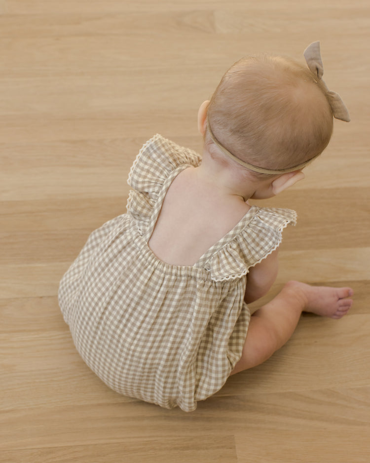 Quincy Mae Bonnie Romper - Oat Gingham