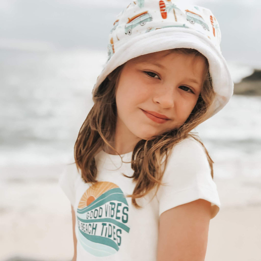 Finn + Emma Graphic Tee - Good Vibes